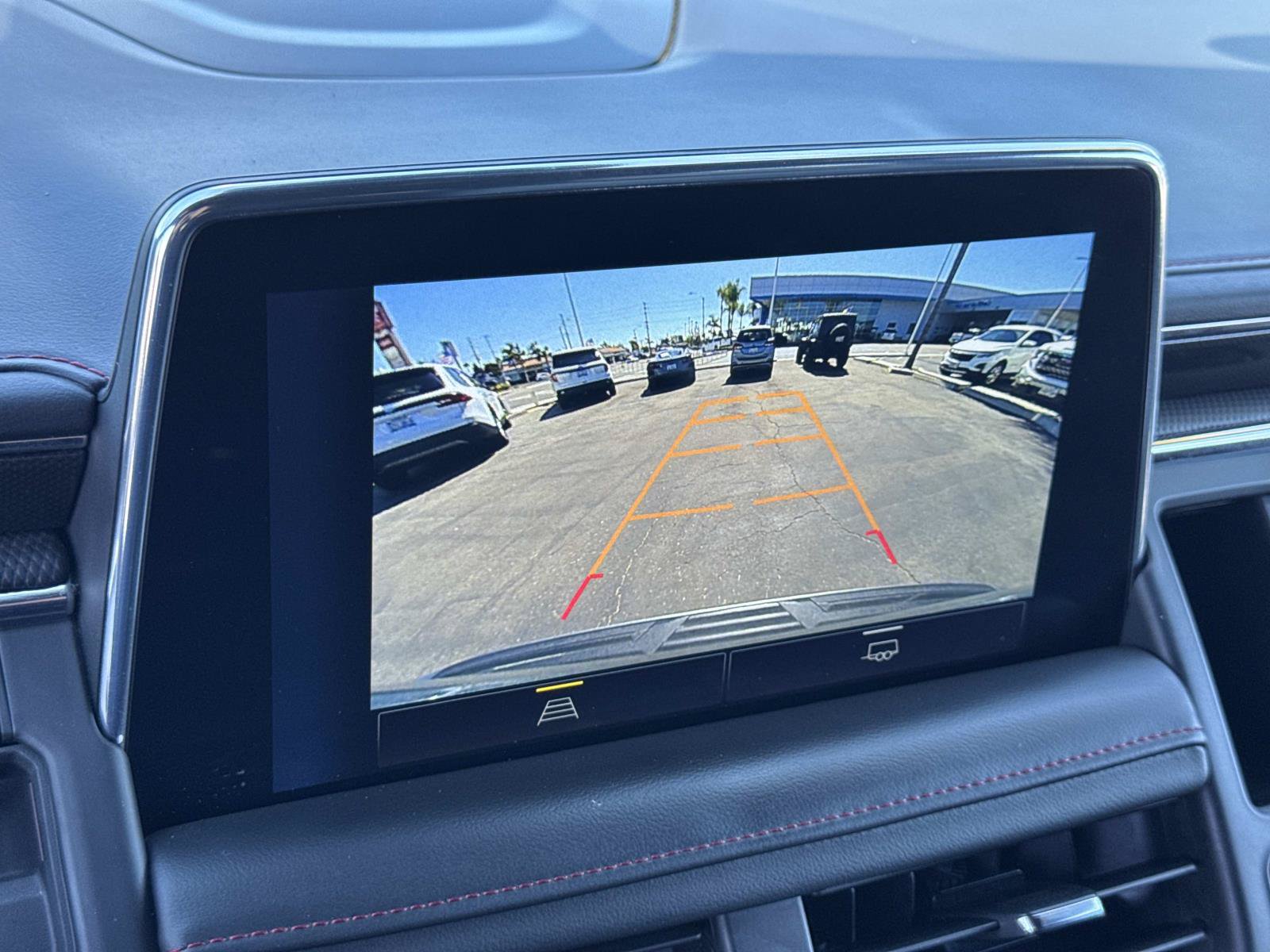 Used 2023 Chevrolet Suburban RST RWD image 18
