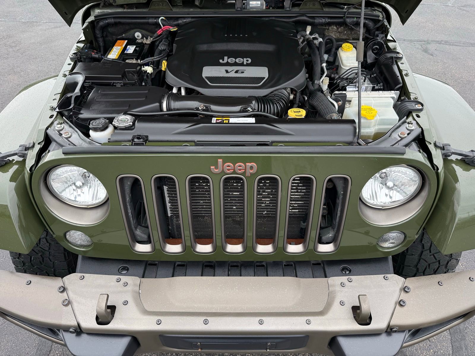 Used 2016 Jeep Wrangler Unlimited Sahara image 32