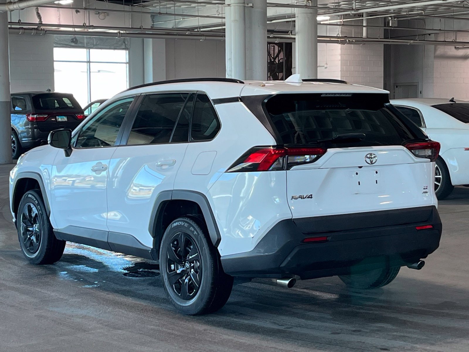 Used 2021 Toyota RAV4 LE AWD/4WD image 8
