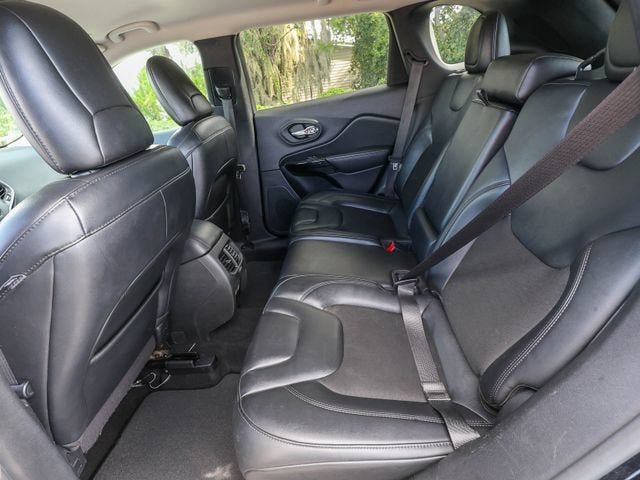 Used 2021 Jeep Cherokee Latitude Plus AWD/4WD image 36