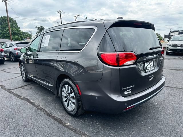Used 2020 Chrysler Pacifica Touring-L Plus w/ Advanced Safetytec Group FWD image 6