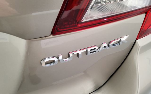 Used 2018 Subaru Outback 2.5i Limited AWD/4WD image 37