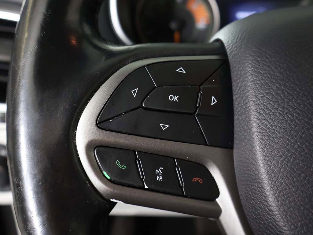 Used 2019 Jeep Cherokee Overland w/ Technology Group image 46