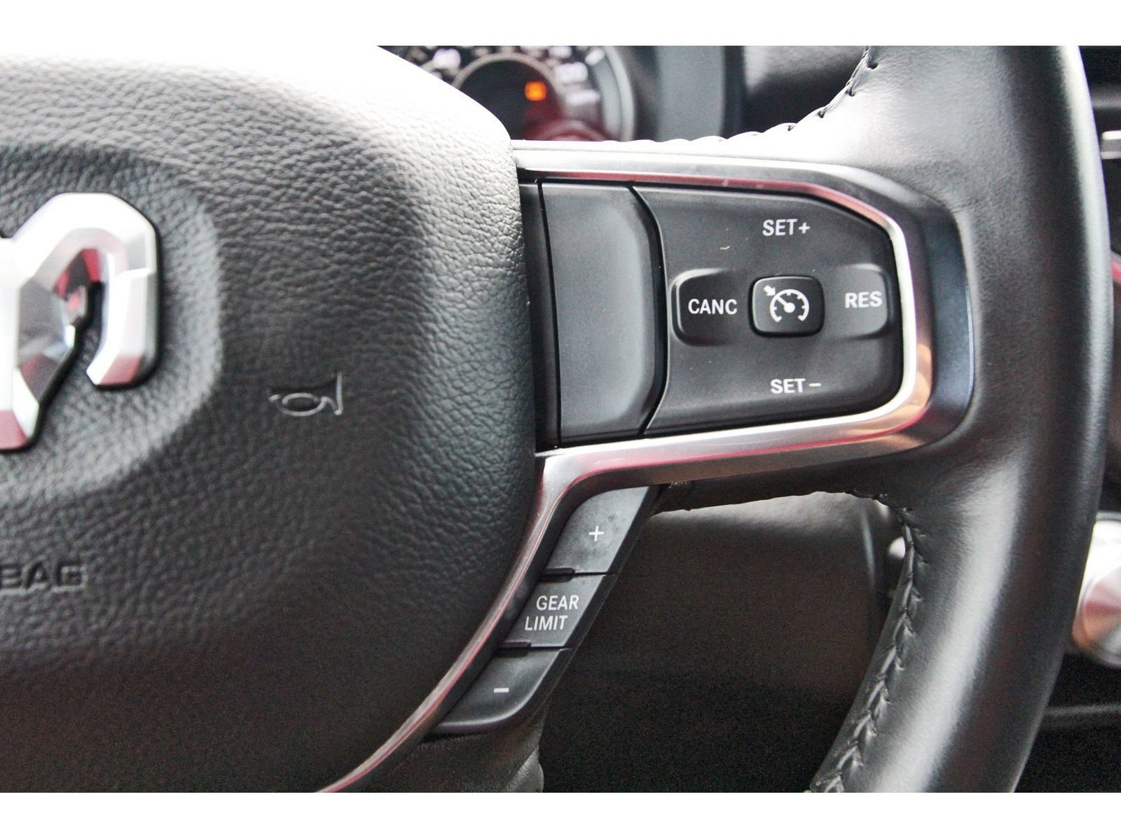 Used 2024 RAM 1500 Laramie AWD/4WD image 18