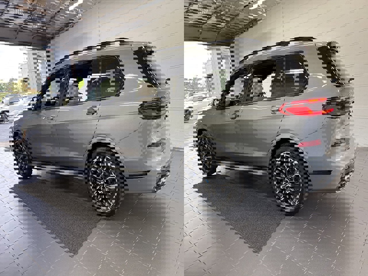 New 2026 BMW X7 xDrive40i w/ M Sport Package image 5