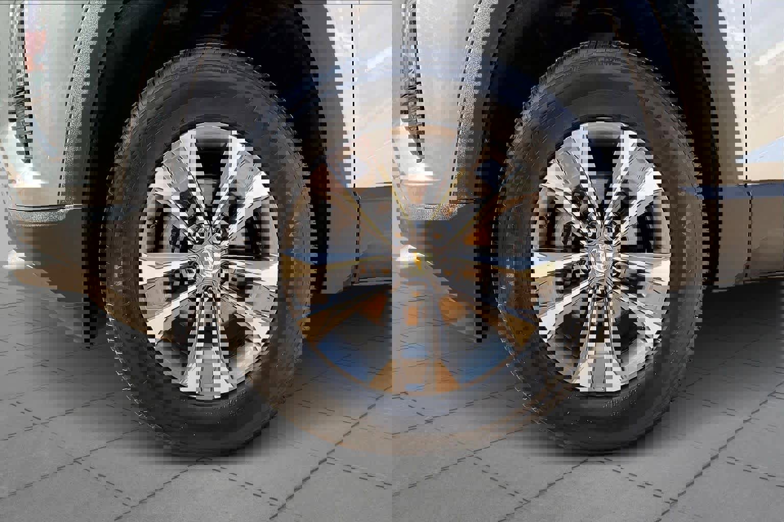 Used 2025 Chevrolet Equinox LT image 8