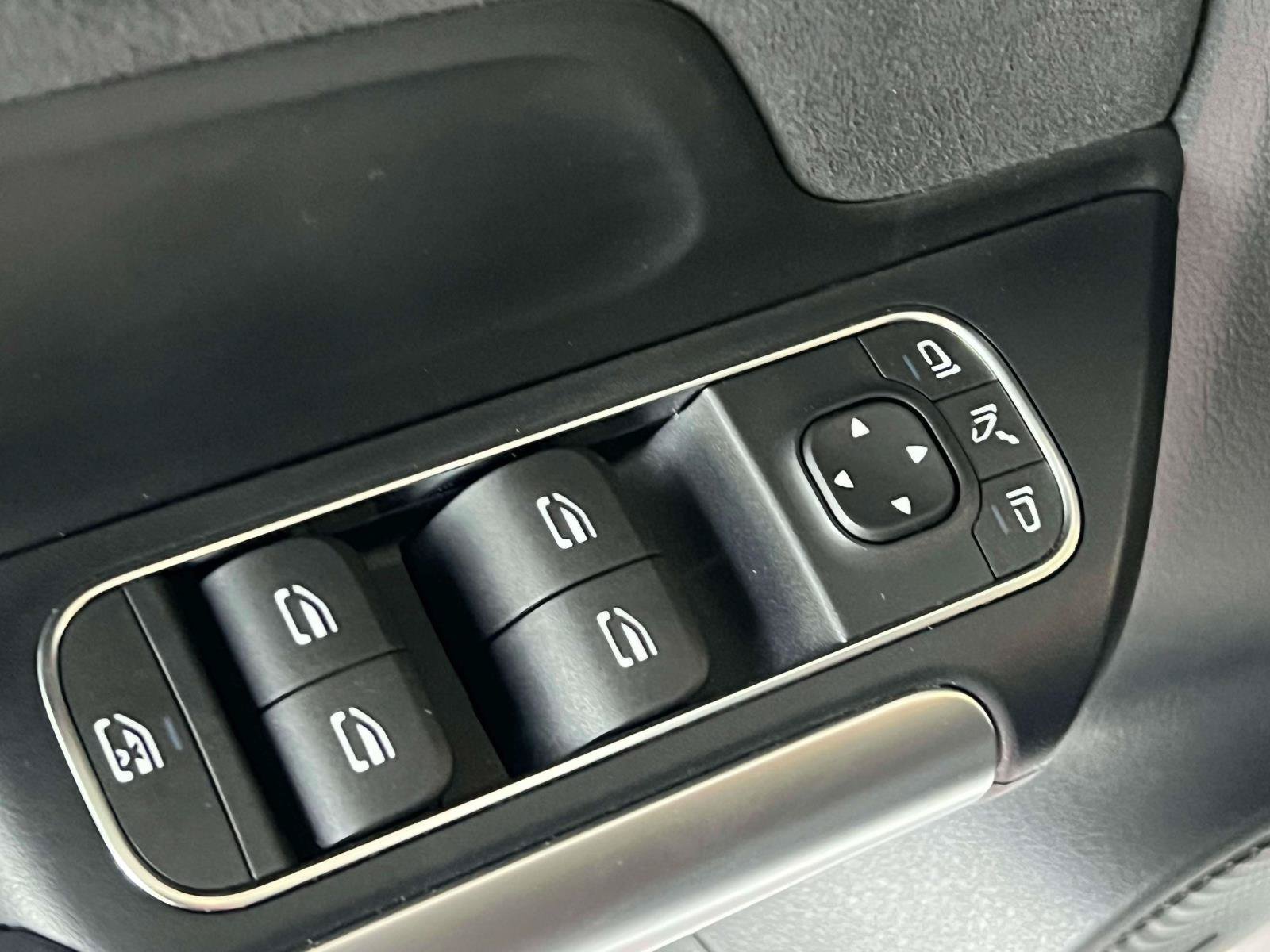 Certified 2025 Mercedes-Benz GLA 250 4MATIC image 11
