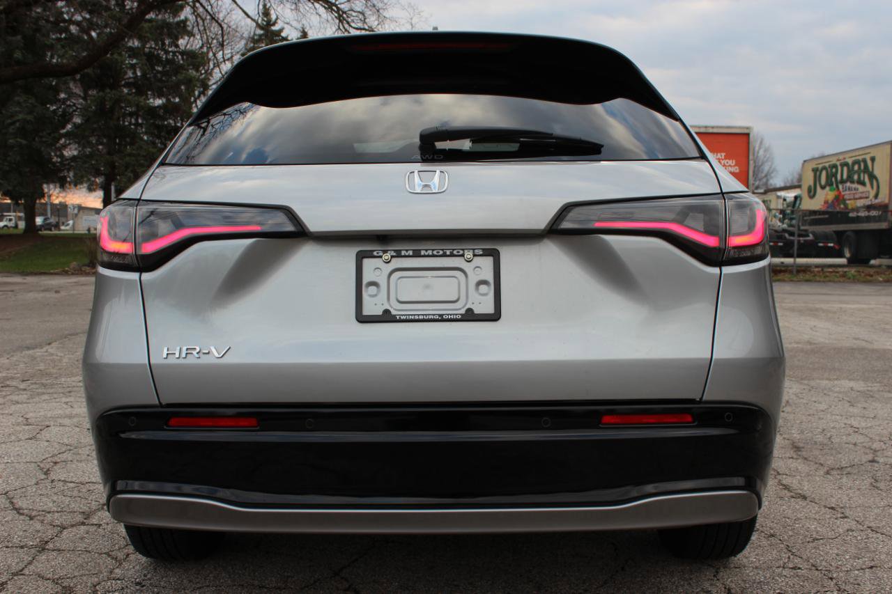 Used 2025 Honda HR-V EX-L image 8