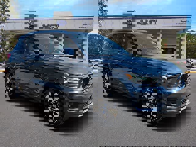 Used 2021 Volvo XC40 T5 Momentum w/ Protection Package Premier image 8