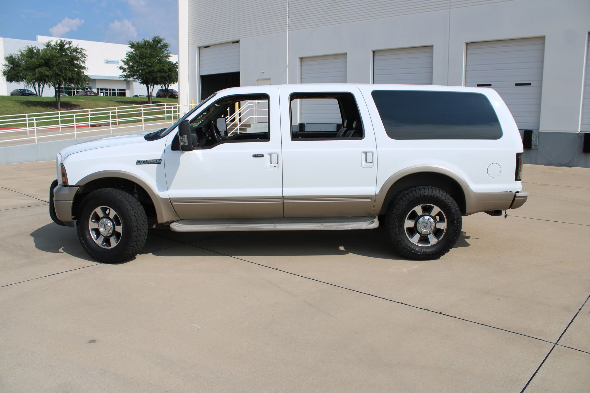 Used 2005 Ford Excursion Eddie Bauer RWD image 5