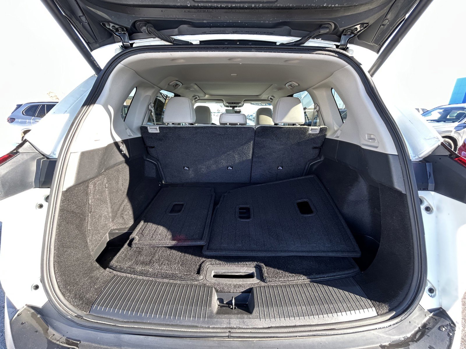 Used 2023 Nissan Rogue SL w/ SL Premium Package image 12