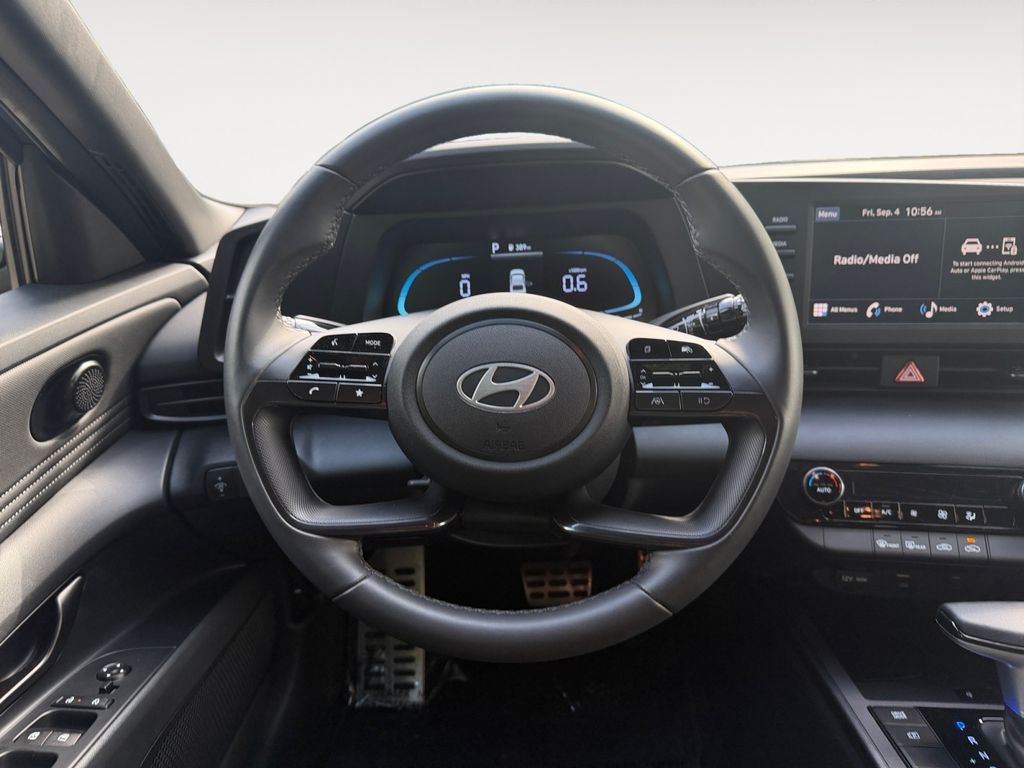 Certified 2025 Hyundai Elantra Sport FWD image 13