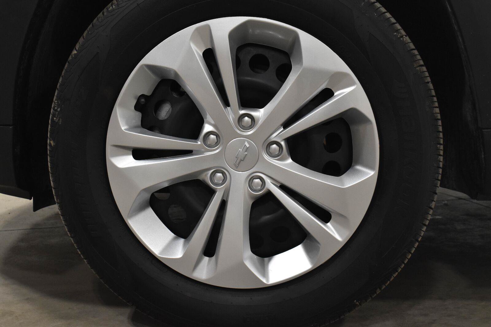Used 2026 Chevrolet Trax LS w/ Driver Confidence Package FWD image 29