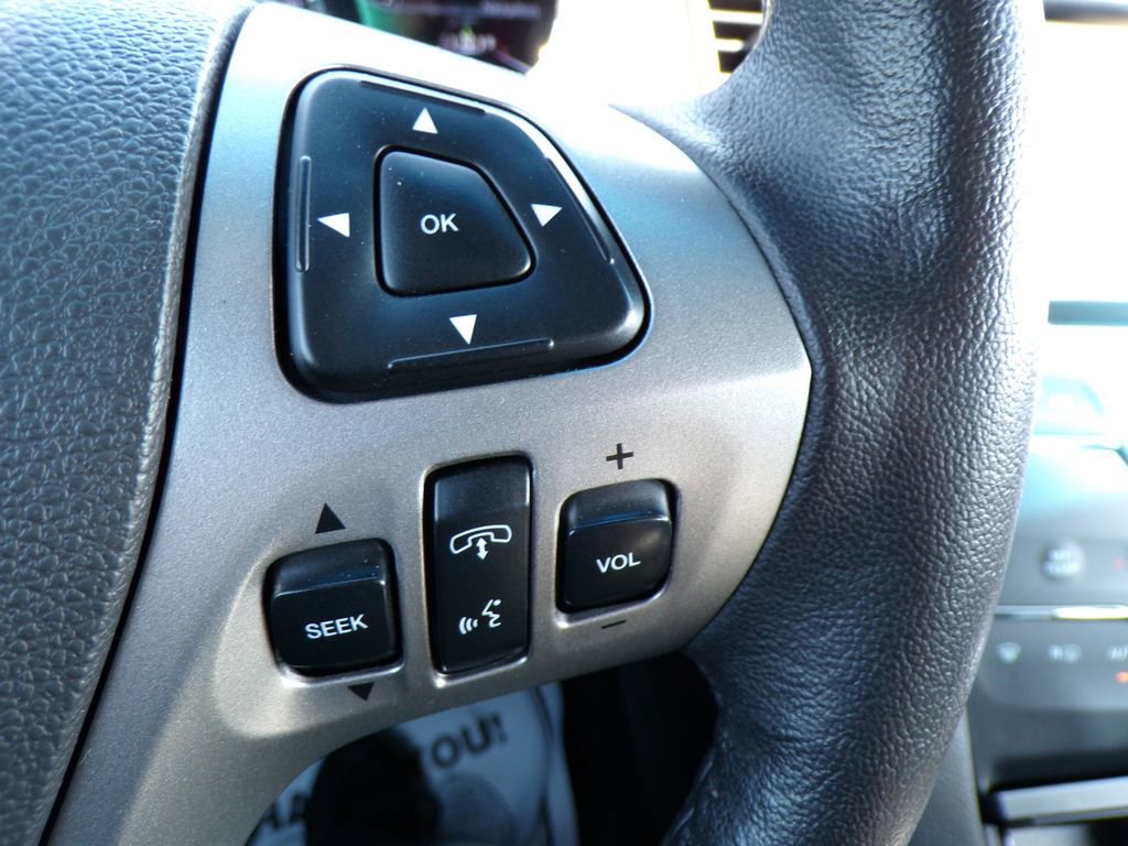 Used 2015 Ford Taurus SEL w/ Equipment Group 201A FWD image 32