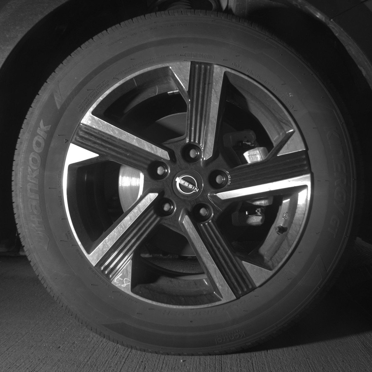 Used 2025 Nissan Sentra SV image 13