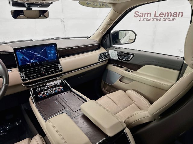 Used 2024 Lincoln Navigator L Reserve AWD/4WD image 25