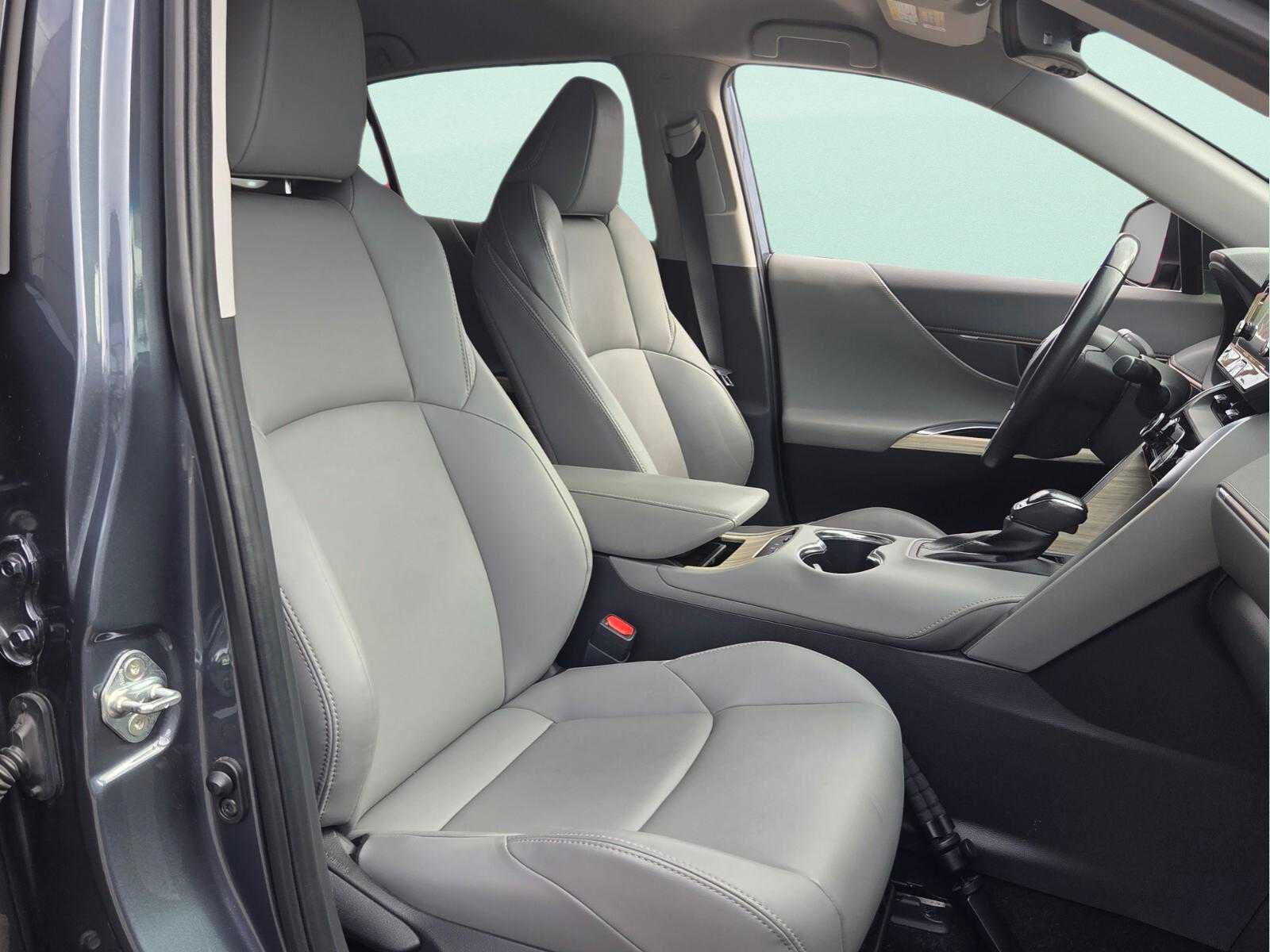 Used 2022 Toyota Venza XLE AWD/4WD image 12