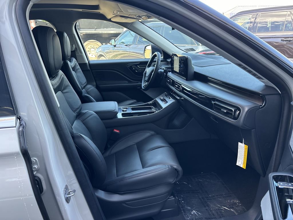 New 2025 Lincoln Aviator Reserve w/ Equipment Group 201A image 8