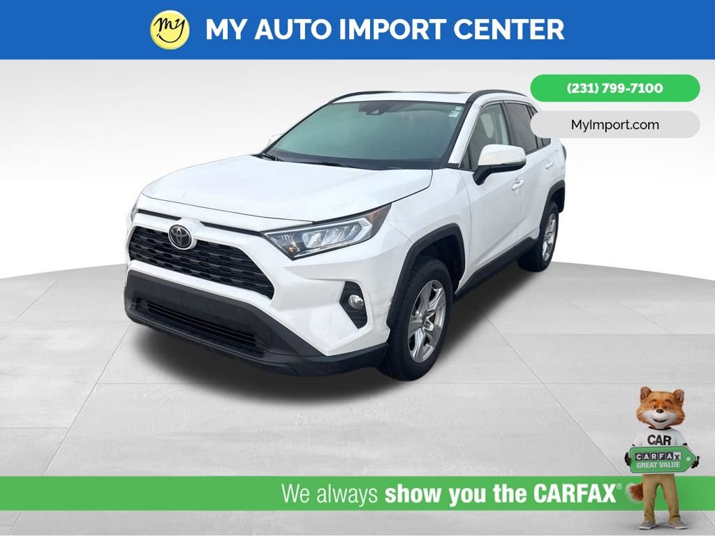 Used 2021 Toyota RAV4 XLE w/ Convenience Package image 3
