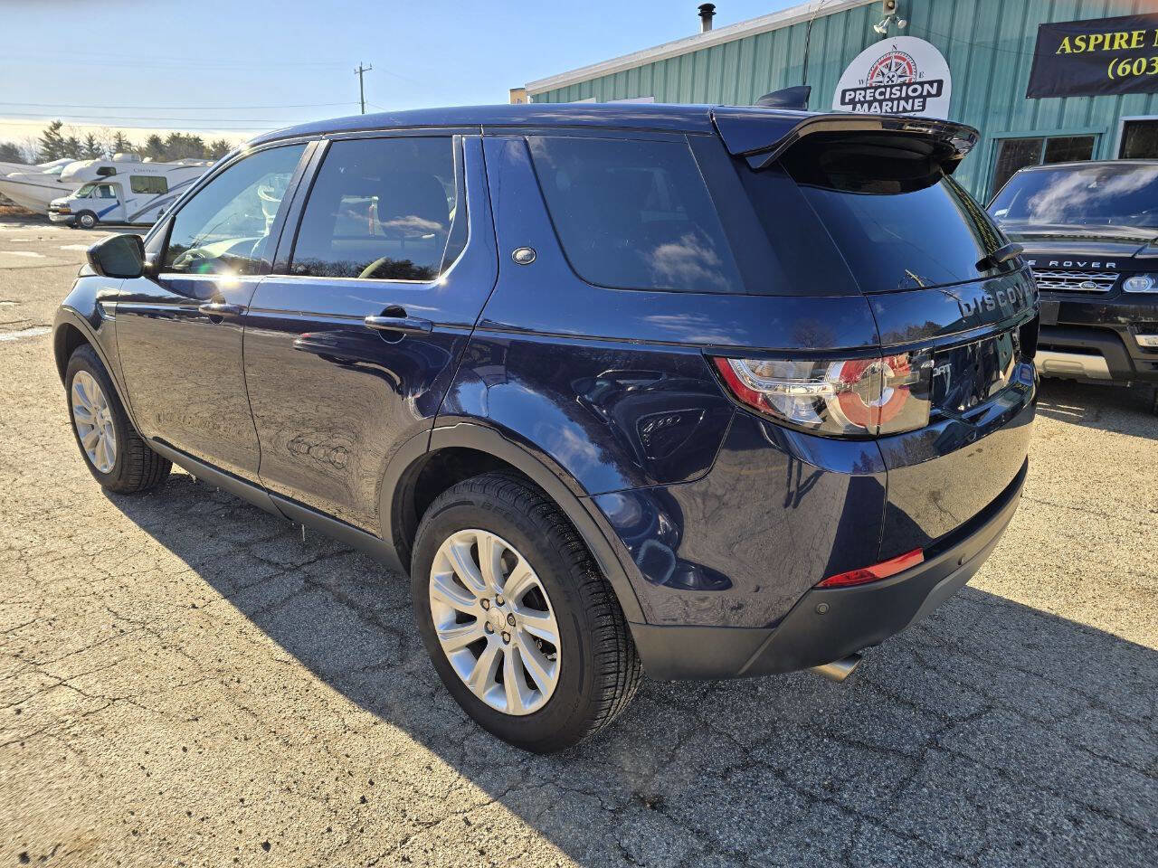 Used 2017 Land Rover Discovery Sport SE image 13