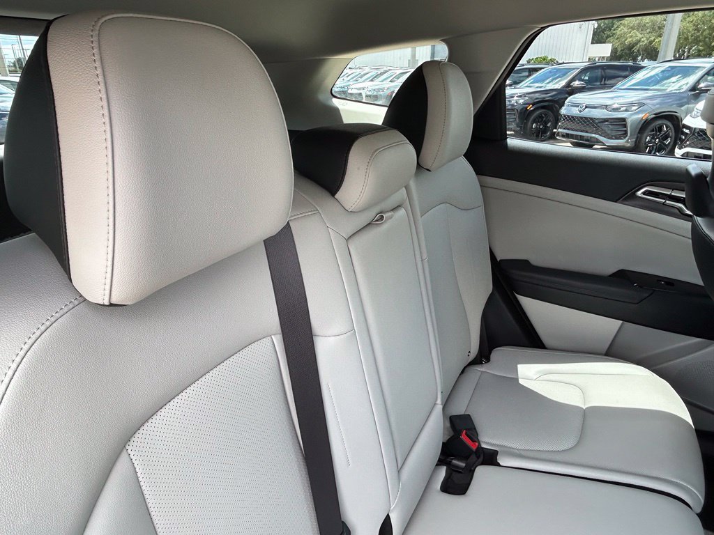 Used 2024 Kia Sportage EX FWD image 38