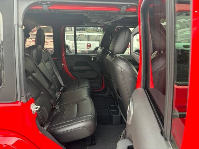 Used 2023 Jeep Wrangler Unlimited Sahara w/ Safety Group AWD/4WD image 31
