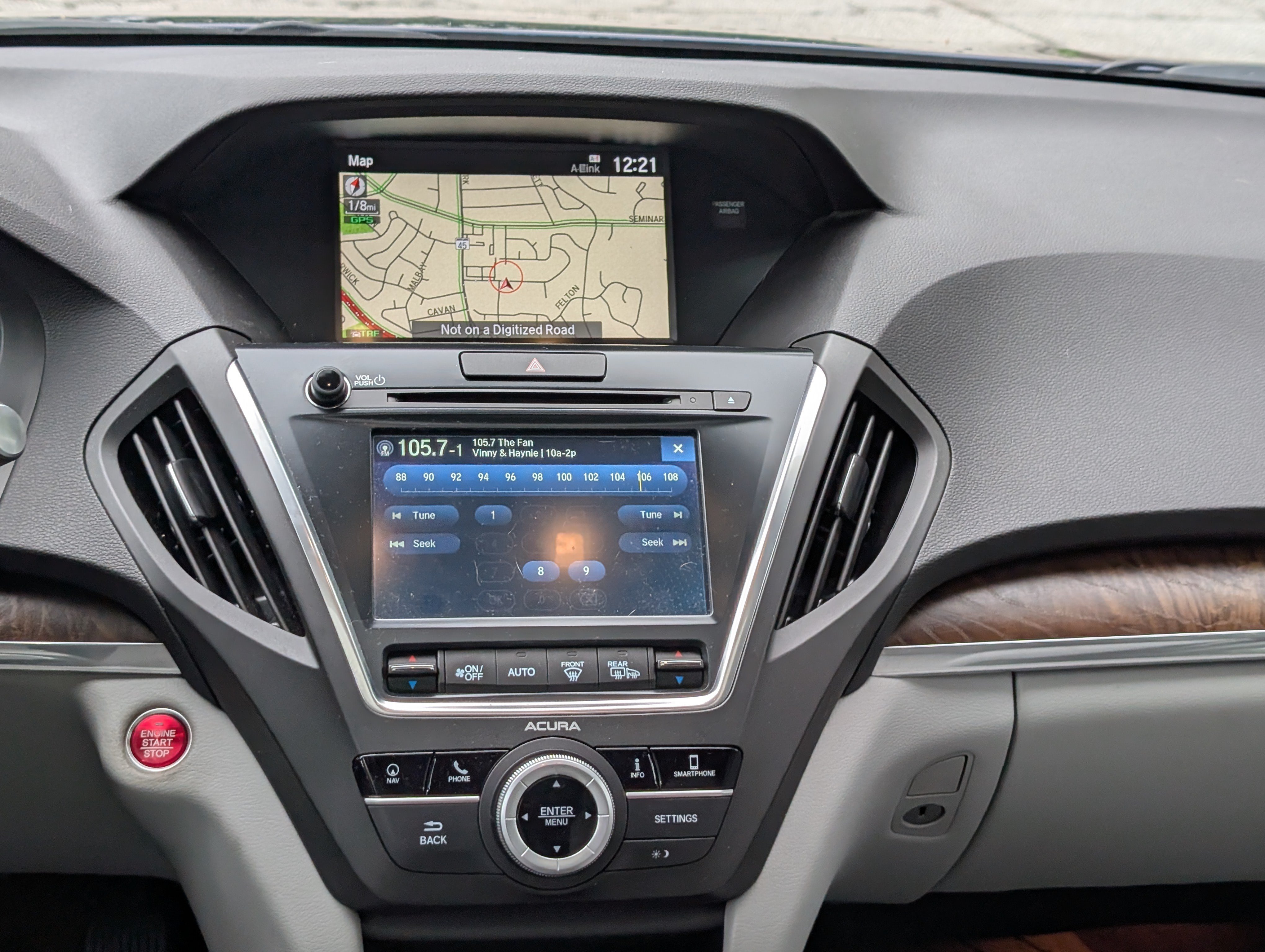 Used 2020 Acura MDX w/ Technology Package AWD/4WD image 18