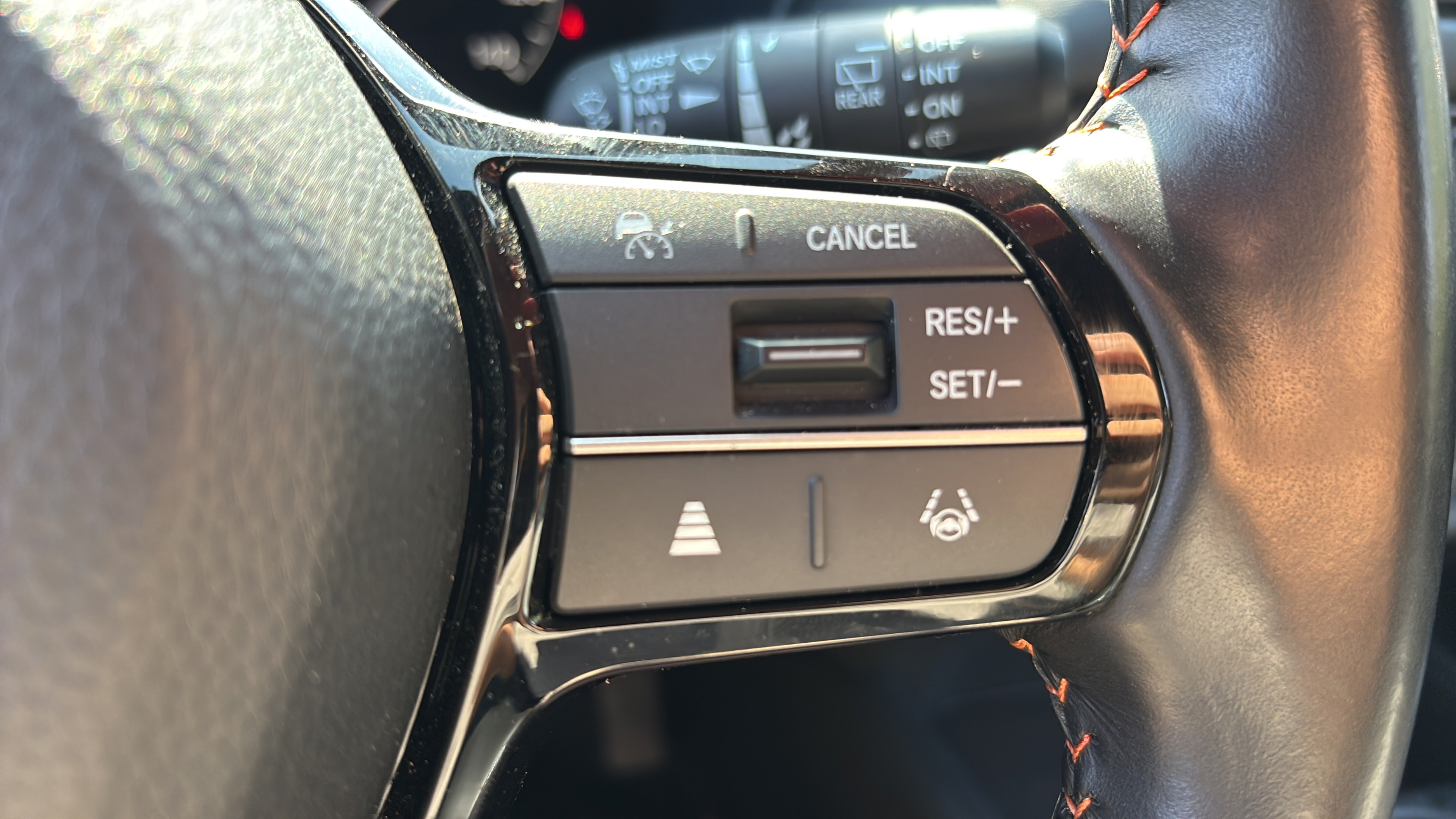 Certified 2025 Honda HR-V Sport image 31