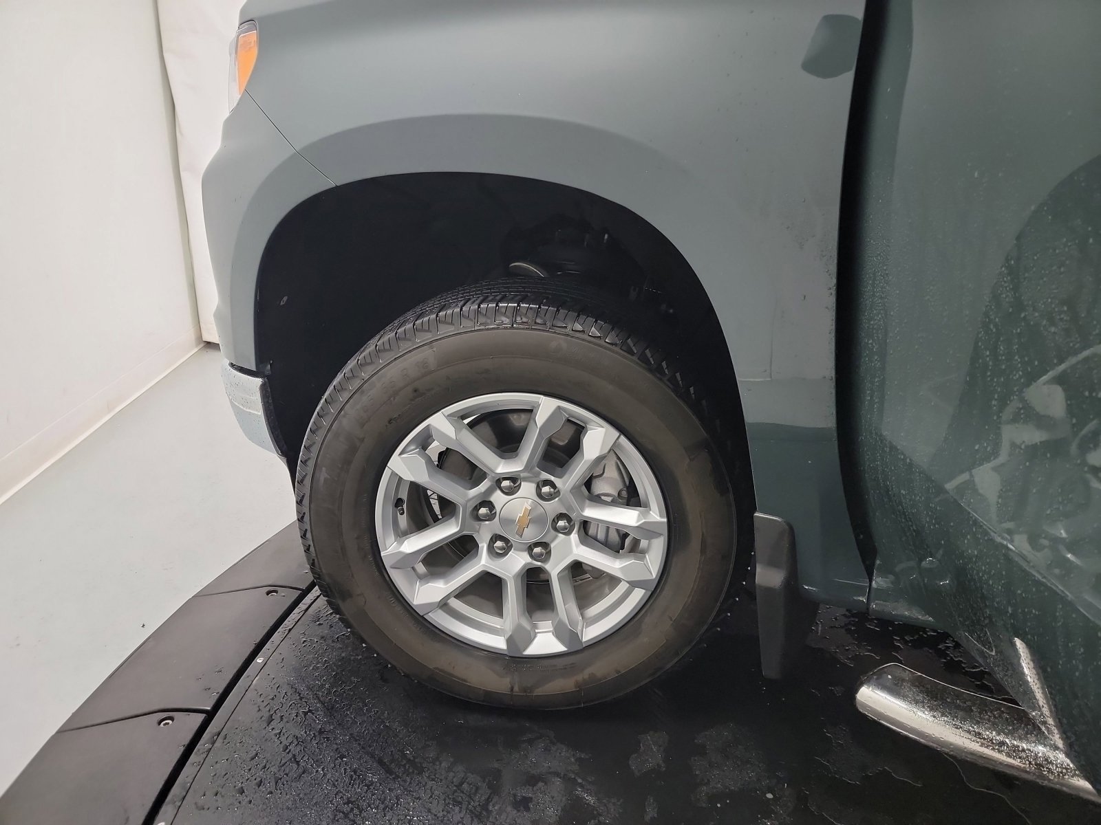 Used 2025 Chevrolet Silverado 1500 LT w/ Convenience Package II image 29