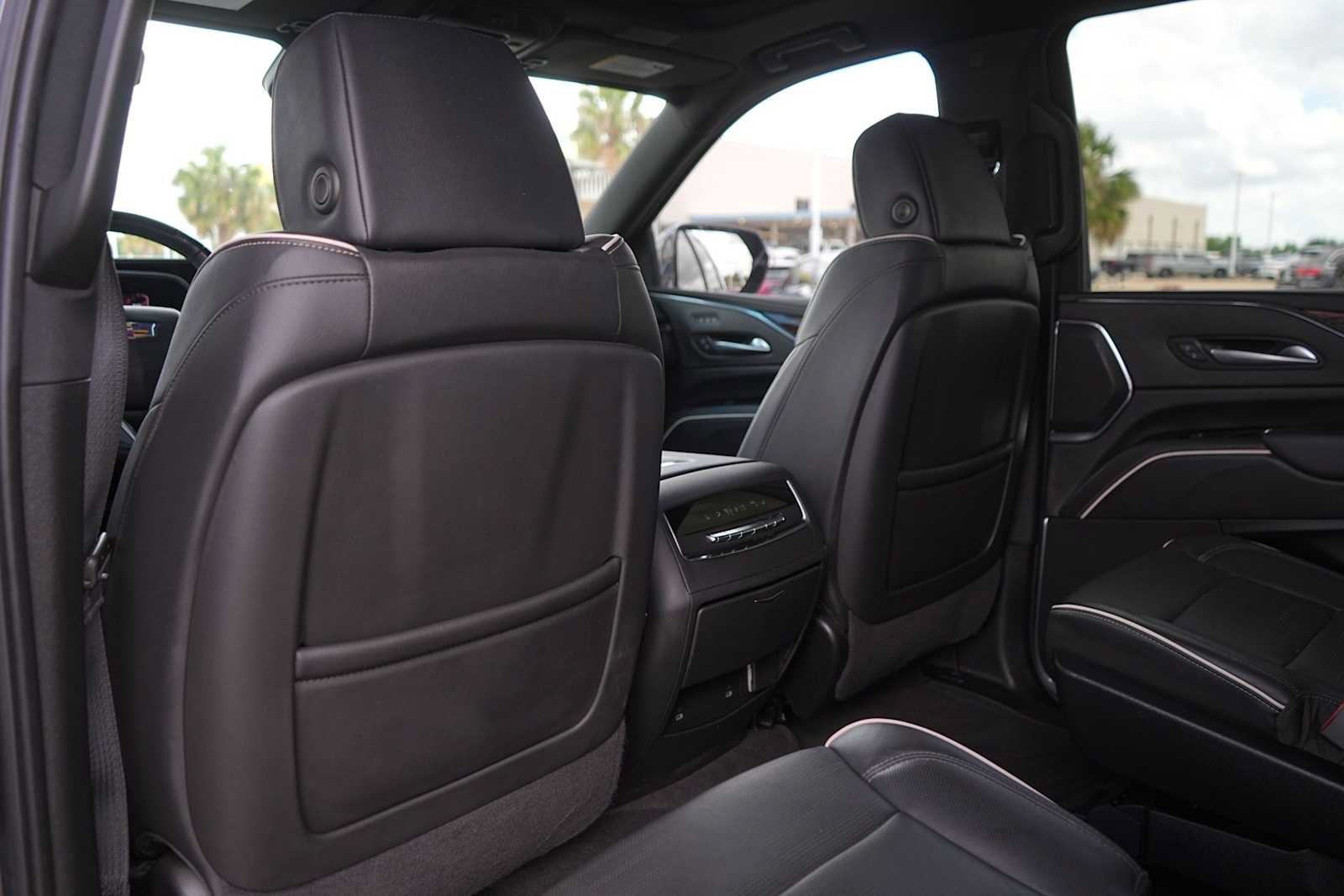 Used 2024 Cadillac Escalade ESV Premium Luxury RWD image 13