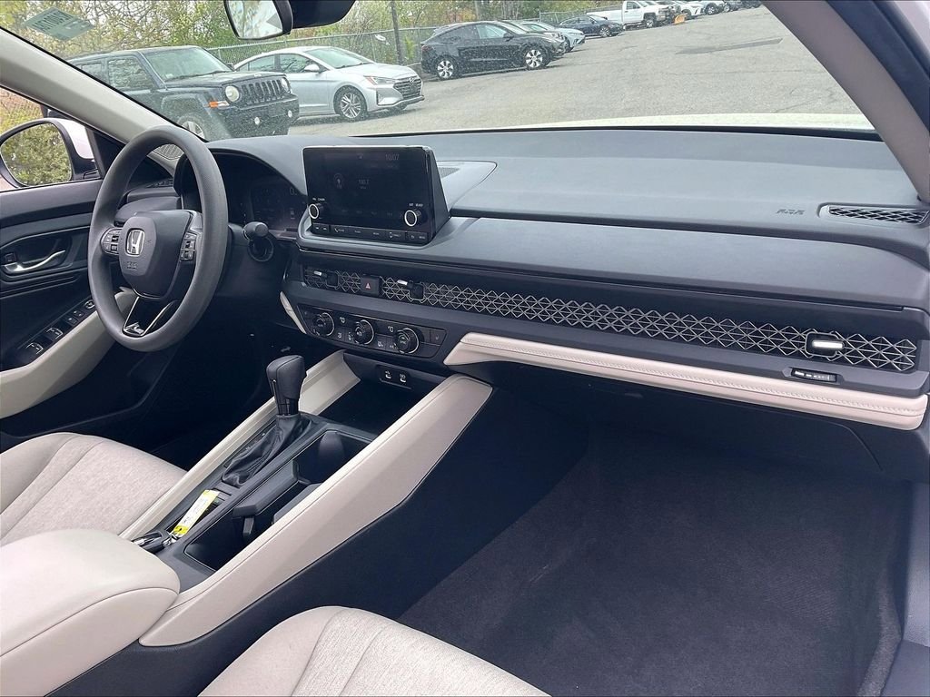 Used 2023 Honda Accord EX image 14