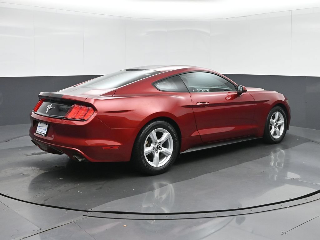 Used 2016 Ford Mustang Coupe RWD image 7