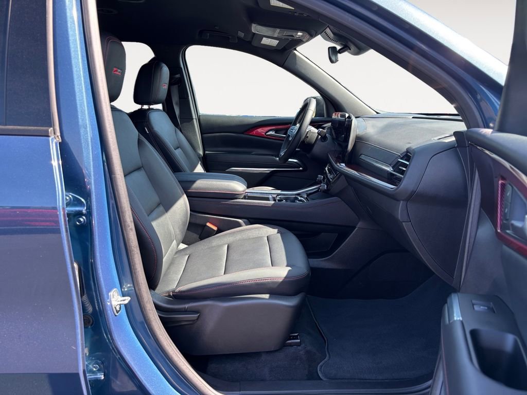 Used 2025 Chevrolet Traverse Z71 w/ Driver Confidence Package image 10