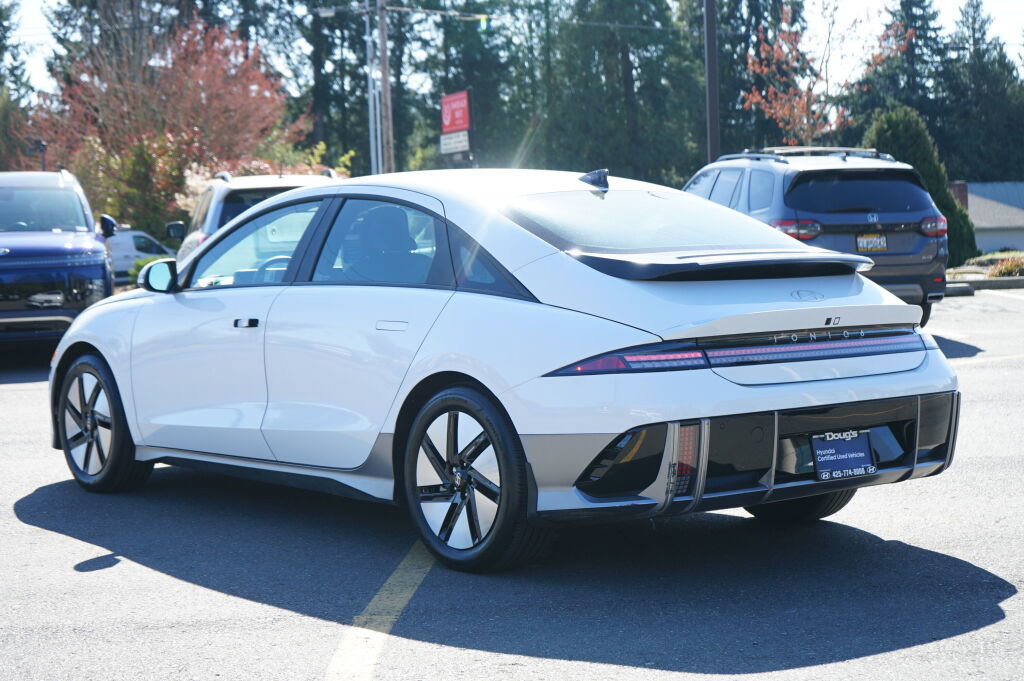 Certified 2024 Hyundai Ioniq 6 SE RWD image 9