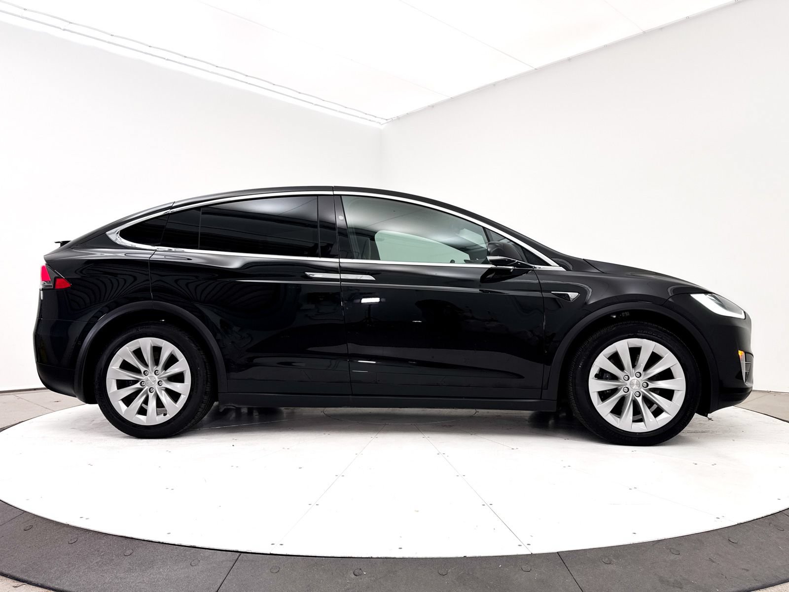 Used 2019 Tesla Model X Long Range AWD/4WD image 40