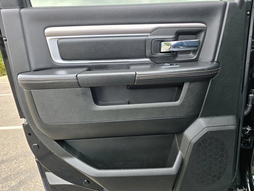 Used 2023 RAM 1500 Warlock AWD/4WD image 14