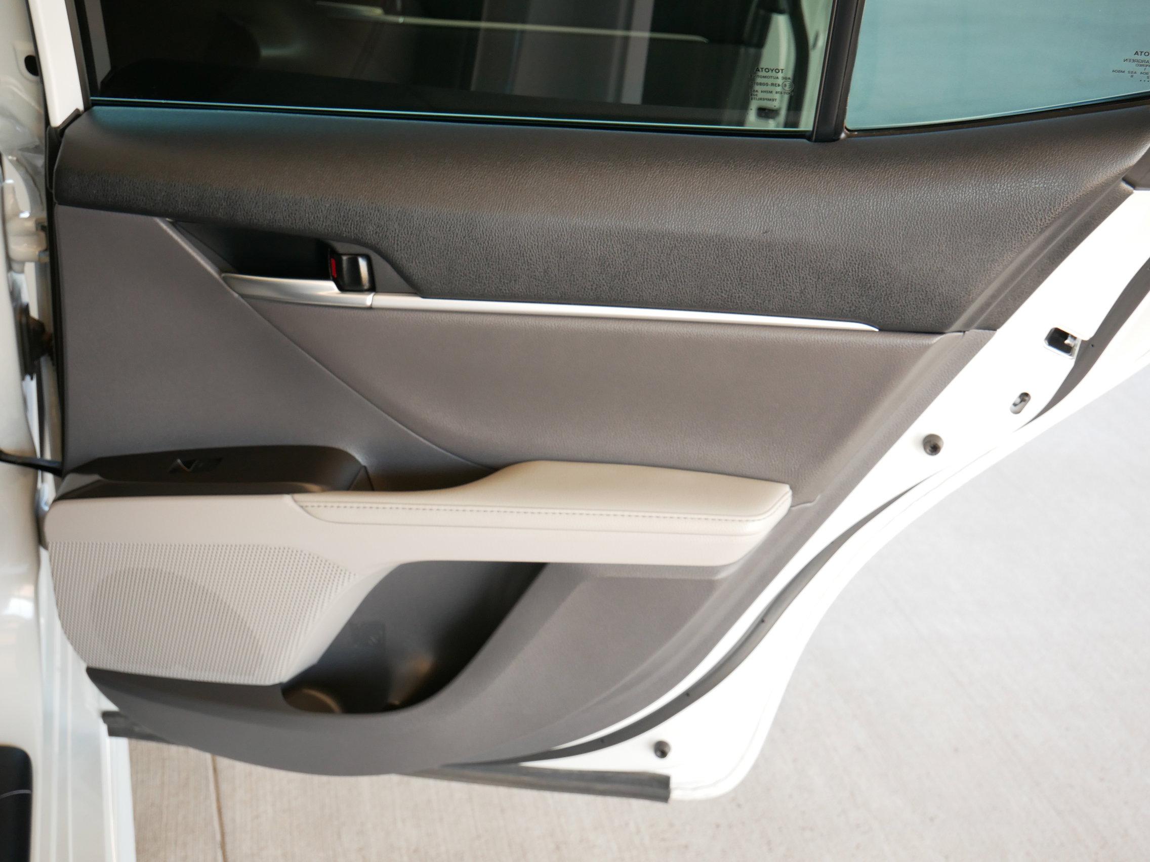 Used 2022 Toyota Camry XSE image 18