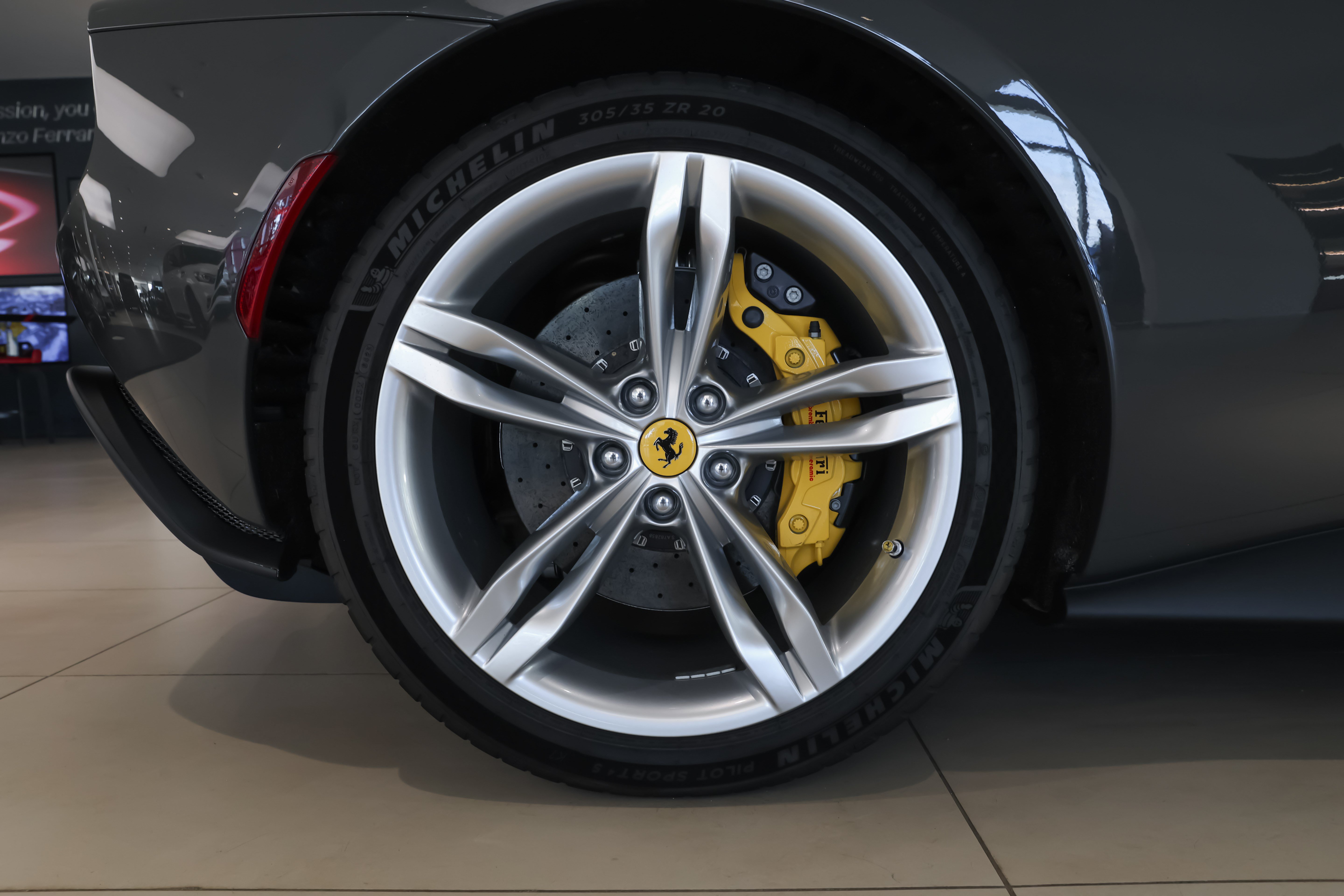 Used 2023 Ferrari 296 GTB RWD image 38