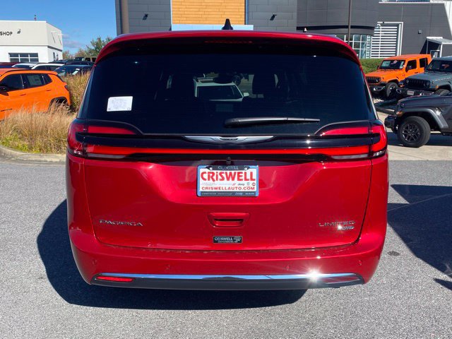 New 2026 Chrysler Pacifica Limited w/ Uconnect Theater Family Group AWD/4WD image 6