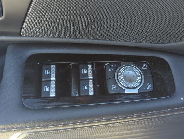 Used 2024 Lincoln Nautilus Premier w/ Jet Appearance Package image 10