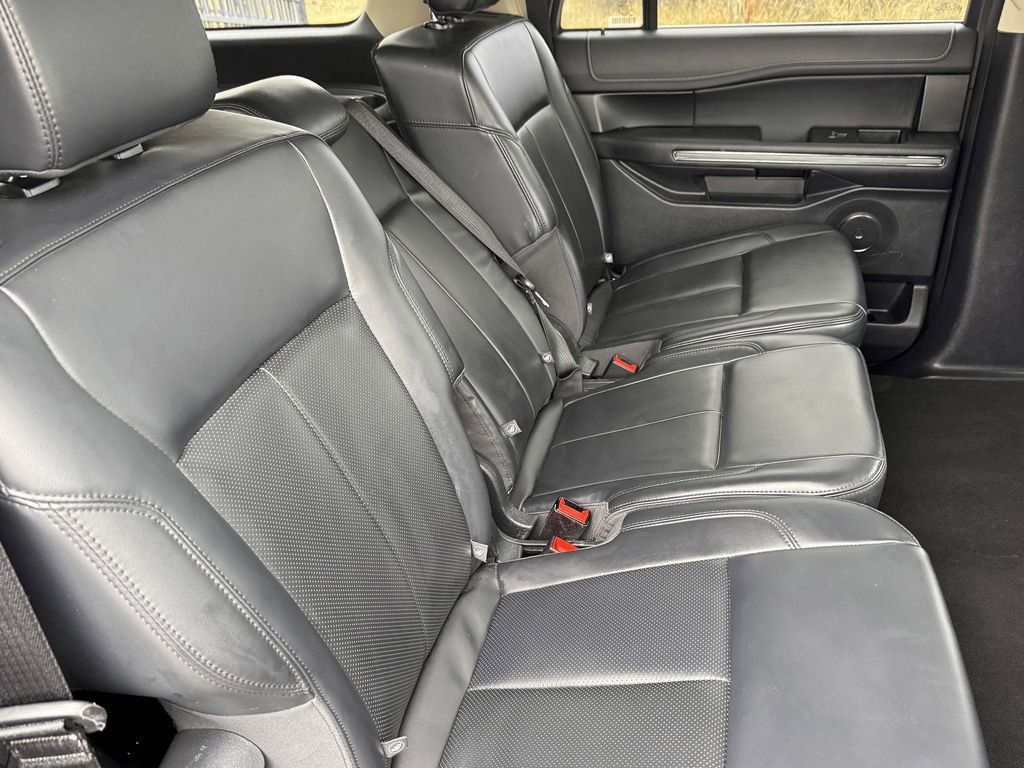 Used 2024 Ford Expedition Max XLT image 27