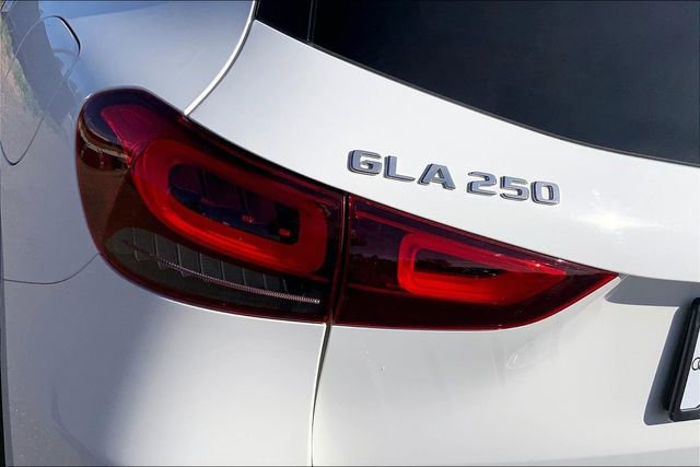 Used 2021 Mercedes-Benz GLA 250 4MATIC image 29