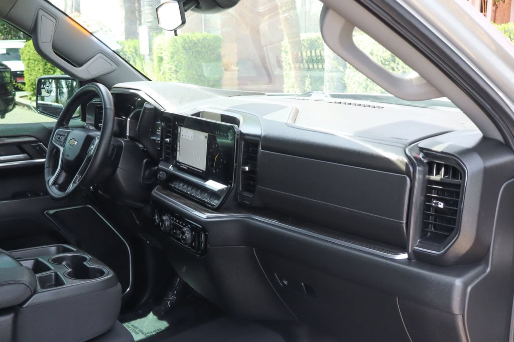 Used 2024 Chevrolet Silverado 1500 LT RWD image 42