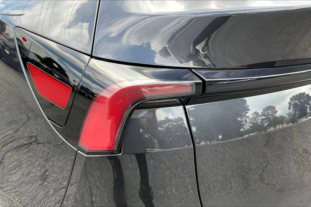 Used 2026 Tesla Model Y 2WD image 22