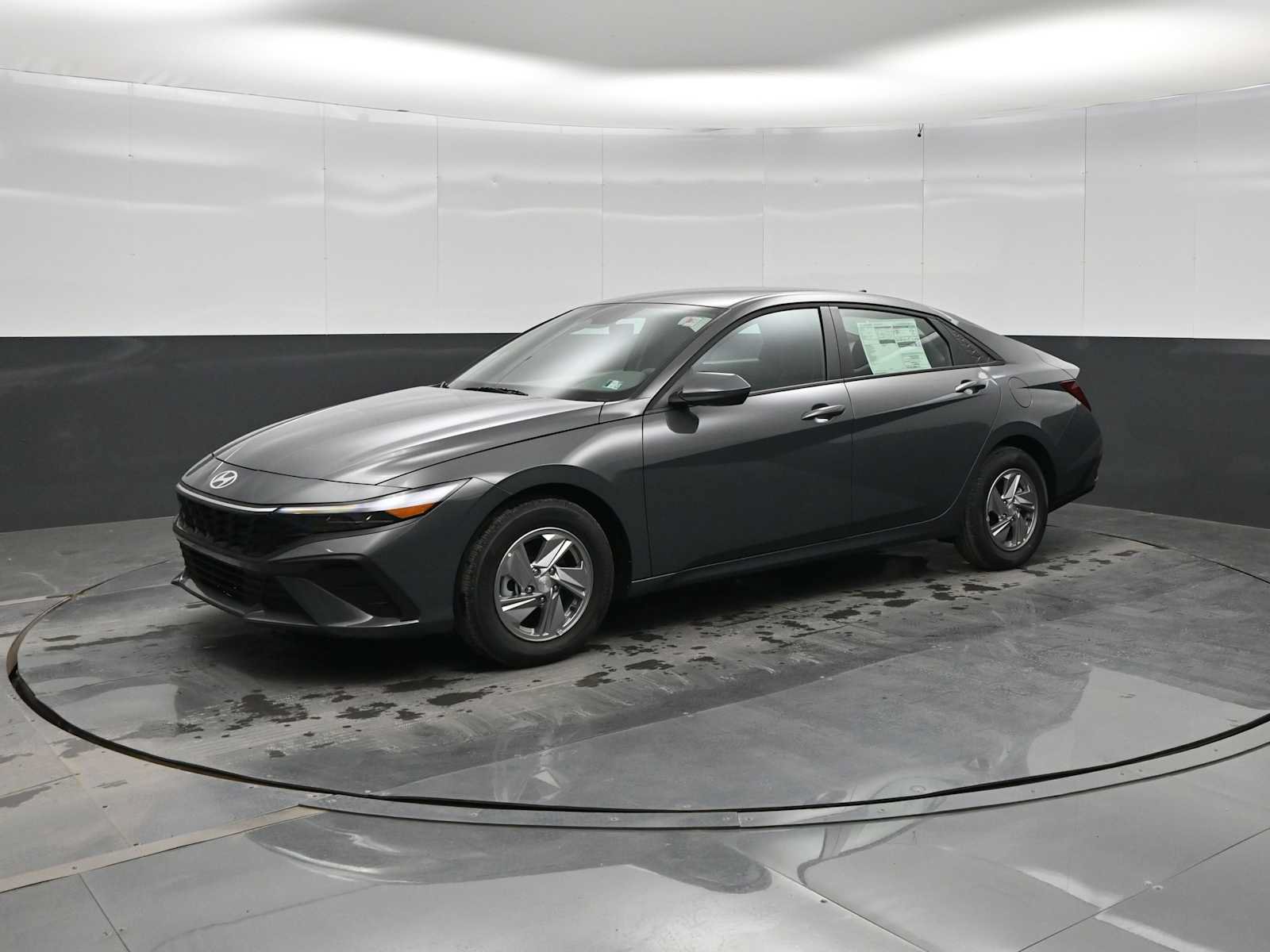 New 2026 Hyundai Elantra SE FWD image 4