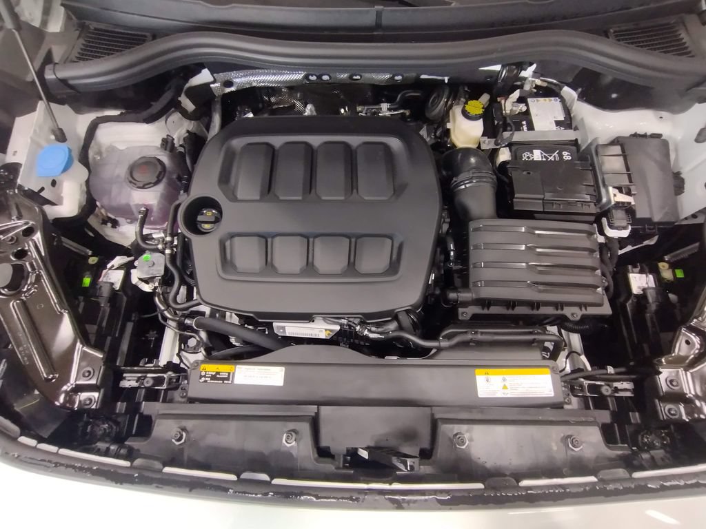 New 2026 Volkswagen Tiguan SEL R-Line AWD/4WD image 8