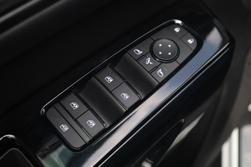 New 2026 Nissan Pathfinder Platinum AWD/4WD image 11