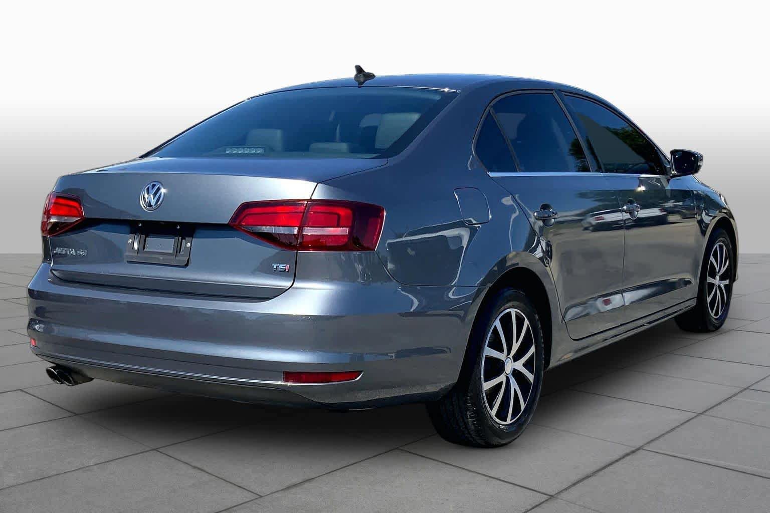 Used 2018 Volkswagen Jetta SE FWD image 13