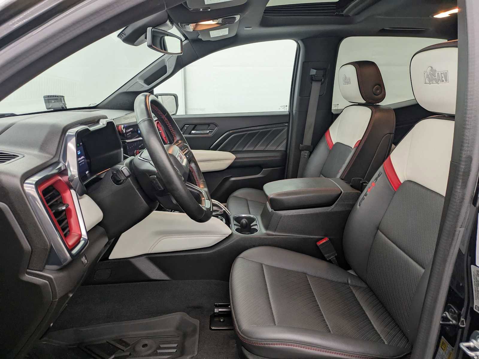 Used 2024 GMC Canyon AT4X w/ AT4X AEV Edition AWD/4WD image 17