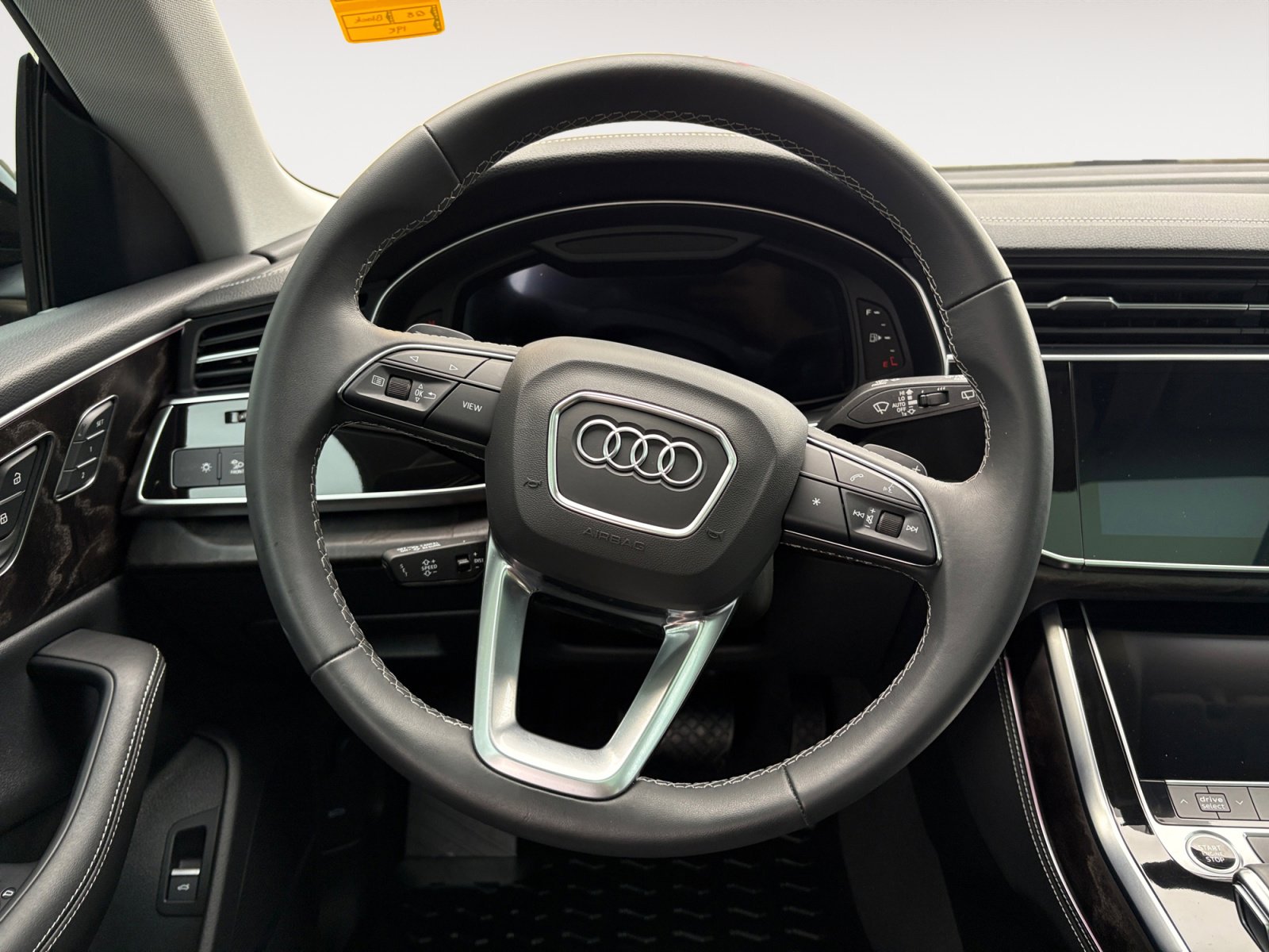 Used 2023 Audi Q8 Premium Plus w/ Premium Plus Package AWD/4WD image 13